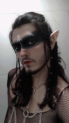 Elfo da noite fantasia masculina halloween elf bruxo mago gnomo feiticeiro Dark Fairy Costume Men, Druid Makeup Men, Wizard Makeup Men, Warlock Costume Mens Diy, Male Elf Makeup, Fairy Male Outfits, Men Fairy Costume, Warlock Makeup