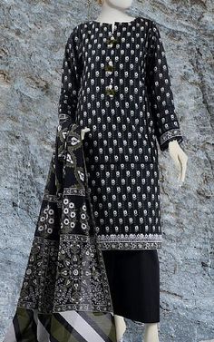 Fitted Cotton Lawn Suit Casual Style, Fitted Cotton Lawn Suit, Casual Style, Fitted Cotton Casual Lawn Suit, Casual Fitted Cotton Lawn Suit, Fitted Cotton Lawn Suit With Printed Motifs, Black Cotton Sets With Printed Motifs, Black Embroidered Cotton Sets, Unstitched Casual Cotton Lawn Suit, Fitted Black Lawn Suit With Printed Motifs