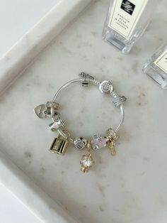 Colar Tiffany E Co, Diary Of A Model, Minimal Glam, Girl Pink Aesthetic, Vogue Beauty Secrets, Girly Flowers, Gossip Girl Blair Waldorf, Aesthetic Soft Girl, Pandora Bracelet Charms Ideas