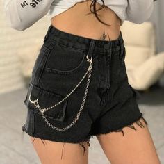 LOVEMI  Short Black / M Lovemi -  High-waisted jeans chain wide-leg raw shorts Jeans Chain, White Trench Coat, Alternative Grunge, Tokyo Street Fashion, Fashion Shorts, Grunge Streetwear, Estilo Chic, Shorts Denim, Pantalon Large