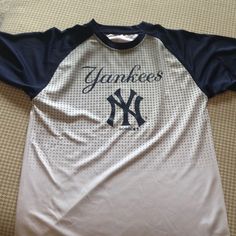 Nwot Yankee T-Shirt Xl (Size 14/16) White Moisture-wicking Tops For Fan Merchandise, White Moisture-wicking Crew Neck Shirt, White Sports Shirt With Screen Print, White Fan Apparel Shirt With Sublimation Print, White Sublimation Print Shirt For Fans, White Short Sleeve Fan Merchandise Shirt, White Crew Neck Shirt Fan Apparel, White Crew Neck Shirt For Fans, White Short Sleeve Fan Apparel Tops