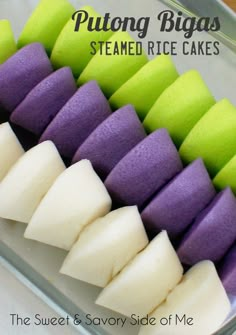 there are many different colored cakes in the pans on the table with text overlay that reads, putong bigas steamed rice cakes