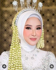 Wedding Makeup Hijab, Makeup Nikah, Moodboard Wedding, Adat Jawa, Muslimah Wedding Dress, Muslimah Wedding, Hijab Wedding Dresses, Foto Wedding, Hijab Wedding