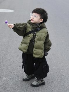 Baby Boy Korean Outfits, Street Style Boy, Magical Childhood, Boys Winter Clothes, College Gameday Outfits, Gameday Outfits, College Gameday, Ulzzang Kids