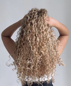 Blond Golden Hair Curly, Long Blonde Permed Hair, Curly Light Blonde Hair, Dirty Blonde Curly Hair With Highlights, Blonde Curls Natural, Blonde Curly Hair Highlights, Golden Blonde Curly Hair, Platinum Blonde Curly Hair, Bleached Curly Hair