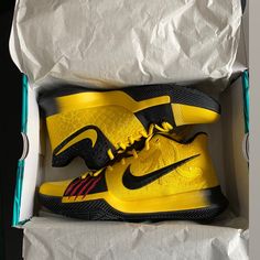 - Brand New, Never Been Worn Or Tried On - Awesome Shoe Comes In Box - No Damage On Shoes Or Box - Comment With Questions Or Send Offers ! - Not Apart Of 50% Off Bundles On My Page Kyrie 3, Custom Nike Shoes, Custom Nike, Sneaker Games, Custom Nikes, Bruce Lee, Black N Yellow, Nice Shoes, On Shoes