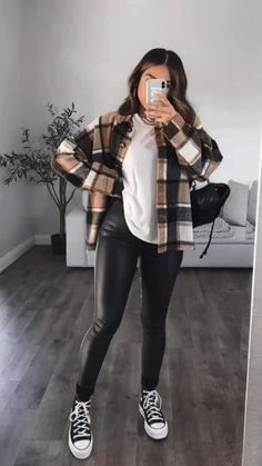 I love the style   • fall outfit   • Pumpkin patches outfits  • ideas Look Legging, 일본 패션, Trendy Fall Outfits, Causual Outfits, Cute Fall Outfits, Business Outfit, Soft Grunge, Casual Winter Outfits