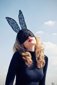 Easter viseira   http://viseiras.tumblr.com/ Lace Bunny Ears, Bunny Mask, The Girl With The Dragon Tattoo, Vogue Spain, Honey Bunny, Black Mask, Masquerade Ball, Bunny Ears, Bunny Girl