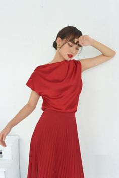 Silk Top Outfit, Silk Tops For Women, Red Silk Top, Red Clothing, Silk Outfit, Red Skirts, Red Outfit, Kpop Fashion Outfits, Silk Skirt