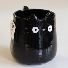 Black Cat Mug Mug Designs Ceramic, Cool Mug Designs Ceramics, Creamic Mug, Cool Pottery Mugs, Cool Mugs Designs Creative, Ceramic Mug Cat, Cat Pottery Mug, Cat Ceramic Mug, Cat Mug Pottery