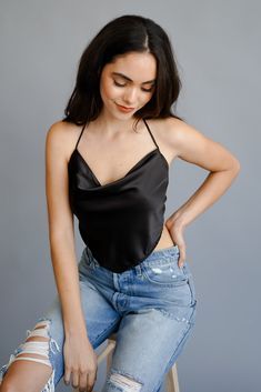 Elegance Dress, Halter Neck Crop Top, Classy Fashion, Ribbed Crop Top, Fashion Mistakes, Style Mistakes, Halter Neckline, Model Poses, Newest Trends