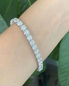 ❖ 𝐃𝐢𝐚𝐦𝐨𝐧𝐝 𝐃𝐞𝐭𝐚𝐢𝐥𝐬 ❖ ✧ Round Tennis Bracelet ✧ Diamond Weight : 4.00 TCW to 12.00 TCW ✧ Color : DEF ✧ Clarity : VVS/ VS+ ✧ Making process : Handmade ✧ Diamond Type : Lab Grown (Man Made) For simplicity, Lab Grown Diamonds can also be referred to as CVD, HTHP, Diamond, Ethical Diamond, Eco-Friendly Diamond, or Earth Friendly Diamond. ❖ 𝐑𝐢𝐧𝐠 𝐃𝐞𝐭𝐚𝐢𝐥𝐬 ❖ ✧ Metal Purity : Solid Gold (10KT, 14KT, 18KT), 950 Platinum, 925 Silver ✧ Metal Tone : Yellow, White, Rose  ✧ Stamp/Hallmar Turquoise Bracelet Gold, Gold Tennis Bracelet, Jewelry Certificate, Bracelet Diamond, Halo Setting, Wedding Jewelry Bracelets, Eco Friendly Jewelry, Wedding Bracelets, Diamond Anniversary