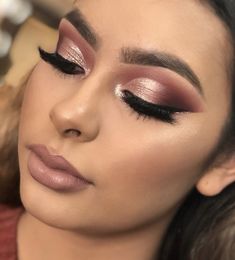 Rose Gold Party Theme, Gold Wedding Makeup, Rose Gold Makeup Looks, Sweet 16 Makeup, Rose Gold Quince, Rose Gold Quinceanera, Quinceanera Makeup, Rose Gold Eye Makeup, Make Up Gold