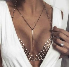 Jóias Body Chains, Crystal Bra, Body Chains, Hippie Chic, Hippie Style, White Shirt, Bralette