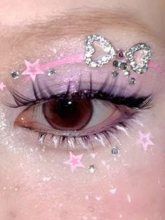 Cute Makeup Eye Looks, Soft Kawaii Makeup, Kawaii Makeup Looks, Cutesy Makeup, Edc Fits, Gif Manga, Hot Pink Makeup, Cutesy Aesthetic, Harajuku Makeup