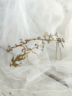 This Wedding Decorative Combs item by lialibely has 83 favorites from Etsy shoppers. Ships from Spain. Listed on Dec 21, 2023 Edgy Bride, Bridal Hair Pieces Boho, Wedding Headbands, Fantasy Nature, Climbing Earrings, 21 Birthday, Gold Headpiece, Crown Hair, Headpiece Jewelry