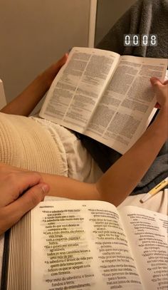 Bíblia
Lendo em casal
Couple 
Goals 2024 Manifesting, Christ Centered Relationship, God Centered Relationship, Christian Couples, Christian Relationships, Godly Relationship, Soft Life, Ordinary Life