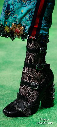 Gucci Spring 2017, Gucci Spring, Easy Fashion, Dr Shoes, Funky Shoes, Detail Photos, Menswear Fashion Show, Menswear Fashion, Fashion Weeks