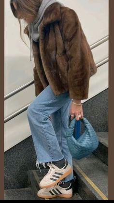 Fur Outfit, Mama Style, Outfit Trends, Winter Looks, Fall Winter Outfits, Comfy Outfits, Cute Casual Outfits, Autumn Winter Fashion, Fashion Inspo Outfits