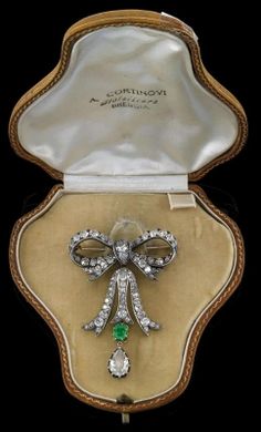 Detachable Pendant, European Jewelry, Magical Jewelry, Royal Jewels, Emerald Jewelry, Precious Gems