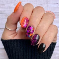 Glitter Nail Art Ideas, Crazy Glitter Nails, Black Color Nails, Halloween Glitter Nails, Nails With Design Ideas, Matte Glitter Nails, Glitter Halloween Nails, Halloween Dip Nails, Dark Summer Nails