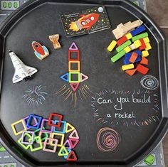 13 Out Of This World Tuff Tray Space Ideas - Bjarni Baby Fine Motor Tuff Tray Ideas, Eyfs Space, Names Of The Planets, Sensory Ideas, Eyfs Activities, Nursery Activities, Space Activities, Tuff Tray, Cool Science Experiments