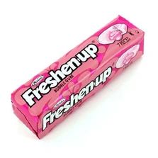 a pink box of freshen up chewing gum on a white background with the word freshen up written across it