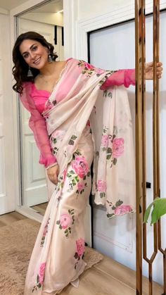 Floral Saree Blouse Designs Latest, Latest Saree Design, Saree White, Festival Saree, Floral Print Saree, Shraddha Arya, Saree Organza, Outfit Indian, Sarees For Girls