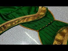 Blouse Designs Paithani, Back Neck Blouse Designs, Back Neck Blouse, Neck Blouse Designs, Green Blouse Designs, Blouse Back Neck Design, Back Neck Design, Silk Saree Blouse Designs Patterns