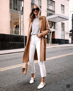 how to style jeans, how to wear jeans this summer, easy jeans outfit, what to wear with jeans,white jeans outfit, white jeans and sweater outfit, fall look, spring look, gucci mules, how to style gucci mules, designer shoes, designer mules