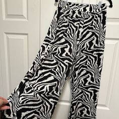 Light Weight Black And White Patterned Pants With Stretch Waist Band. Size Tall Xl. New, Never Worn, Tags Removed. Casual Zebra Print Bottoms For Summer, Casual Zebra Print Summer Bottoms, Casual Wide Leg Bottoms With Zebra Print, Spring Wide Leg Zebra Print Bottoms, Casual Black Zebra Print Pants, Spring Wide Leg Zebra Print Pants, Summer Zebra Print Wide Leg Bottoms, High Waist Zebra Print Bottoms For Spring, Black Zebra Print Bottoms For Spring