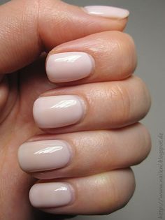 Auf Tines Blog entdeckte ich vor einiger Zeit Berichte über den UV Nagellack Shellac von CND. Ich wollte das unbedingt... Nails Opal, Cnd Shellac Nails, Uv Nail Polish, Pink Nail Colors, Cnd Nails, Bed Art, Nail Bed, Super Nails