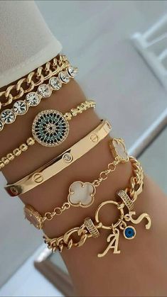 Pretty Stacks, Expensive Jewelry Luxury, Wrist Jewelry, Luxe Jewelry, Design Dresses