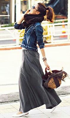 Stil Rock, Cute Maxi Skirts, Maxi Skirt Winter, Long Flowing Skirts, Rok Outfit, Maxi Skirt Style, Skirts Denim, Maxi Outfits, Maxi Skirt Outfits