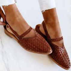 Pointed Flats Shoes, Fashion Shoes Flats, Woven Sandals, Pointed Flats, Point Shoes, Brown Shoes, Pointed Toe Shoes, Blue Sandals