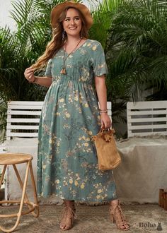 Try this Boho Plus Size Malia Maxi Dress For Women this season! Green floral print V-neckline Short sleeves High elasticised waist Maxi length (depending on height) Cold gentle hand wash recommended Fabric: Cotton blend (65% cotton/35% polyester) SIZING GUIDE: Model wears Size 1XL, her approximate measurements are: Height: 170 cm, Bust: 103 cm , Waist: 84 cm, Hips: 113 cm PRODUCT MEASUREMENTS Size (CM) Shoulder Length Sleeve Length Bust Waist Size 0XL 40.5 128 23.4 113 82-120 1XL 42 130 24 119 8 Plus Size Wedding Guest Outfits, Plus Size Boho Clothing, Boho Plus Size, Plus Size Fall Outfit, Bohemian Style Clothing, Maxi Dress For Women, Boho Style Outfits, Plus Size Maxi Dresses, Bohemian Clothes