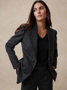 Arama Italian Flannel Blazer | Banana Republic Woman Outfit Winter, Flannel Blazer, Winter Fashion Trends, Metallic Pleated Skirt, Business Professional Outfits, Woman Outfit, Work Pants Women, Corporate Attire, Corporate Fashion