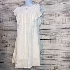 New Max Studio White Cotton Dress Soft, Flowy, Lightweight, Lined Size: Small Fabric: 59% Cotton, 41% Rayon Soft And Flowy Pit To Pit: Aprx 18” Length: Aprx 38” Want To See More Dresses?? Use The Funnel Icon At Top Right To Search: Women>Dresses [H1] Daywear Linen Mini Dress With Ruffles, Linen Ruffled Mini Dress For Daywear, Ruffled Linen Mini Dress For Daywear, White Ruffle Sleeve Mini Dress For Daywear, White Mini Dress With Ruffle Sleeves For Daywear, White Shift Dress With Ruffles, Funnel Icon, Silver Grey Dress, Wrap Tie Dress