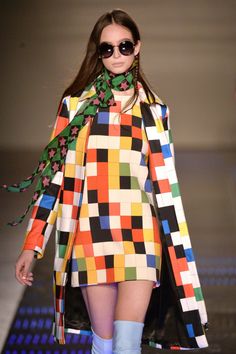 AW15 Mixed Prints Outfit, Outrageous Fashion, Geometric Fashion, 60's Dress, 60s Fashion, Colourful Outfits, Art Clothes, Mad Men, The Chic