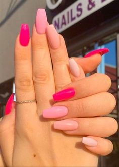 Pink Nails With Glitter, Rose Pink Nails, Nails Barbie, Barbie Pink Nails, Pastel Pink Nails, Dark Pink Nails, Bright Pink Nails, Nails Rose, Nails Neon