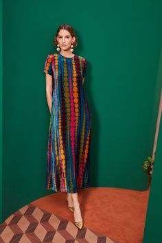 Vestidos Dresses, Colorful Bubbles, Vogue Russia, Dress Silhouette, Primavera Estate, Swing Dress, Fashion News, New Dress, Fashion Forward