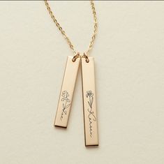 ❤ Meaningful gift for women Personalized unique Bridesmaid gift And Perfect gifts for mom 🤰 Minimalist wedding Jewelry Handmade Personalized Jewelry. Yourself or your loved one Materials: All our products 925k Solid Sterling Silver and the gold color plated on 925k solid sterling silver, Rose gold too.. Also chains too no tarnish or allergens, all our products water proof We recommend avoid it perfume , pool/sea water and all chemicals. Chain Lenghts - 14 inches Chain Lenghts - 16 inches Chain Minimalist Hand Stamped Charm Necklace As Gift, Engraved Rectangular Jewelry For Mom, Engraved Rectangular Jewelry Gift For Mom, Minimalist Rectangular Jewelry For Valentine's Day, Personalized Rose Gold Rectangular Jewelry, Personalized Rectangular Rose Gold Jewelry, Minimalist Rectangular Valentine's Day Jewelry, Simple Rectangular Pendant Jewelry Gift, Minimalist Hand Stamped Charm Necklace For Best Friend