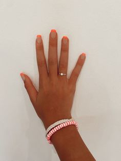 Preppy Nails Orange, Preppy Vacation Nails, Cute Vacation Nails Short, Neon Orange Nails French Tip, Nail Ideas Spring Break, Easy Spring Break Nails, Short Square Nails Summer Colors, Short Square Nail Designs Pink, Fall Preppy Nails