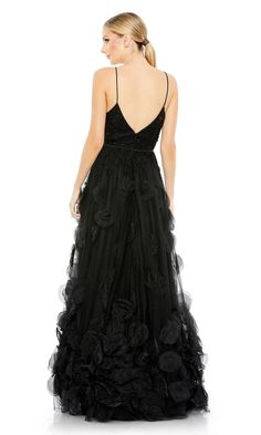 Black high low embellished a-line formal dress with sweetheart neckline. Minimalist Sandals, High Low Gown, Plastic Dress, Strapless Sweetheart Neckline, Embroidered Bodice, Sleeveless Gown, Designer Prom Dresses, Prom Designs, Mac Duggal