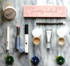 Natural makeup starter kit for transitioning to green beauty. Featuring 100% Pure; Alima Pure; Lily Lolo; RMS Beauty; Vapour Organic Beauty; and W3ll People. Make Up Starter, Natural Hair Journey Tips, Hair Journey Tips, Natural Makeup For Teens, Best Organic Makeup, Beginner Makeup Kit, Green Beauty Products, Natural Beauty Secrets