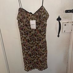 Nwt/ Size Medium / Short Floral Dress From Forever 21 - Super Stretchy Forever 21 Floral Print Mini Dress, Forever 21 Floral Print Party Mini Dress, Forever 21 Floral Print Mini Dress For Date Night, Forever 21 Floral Print Dress For Night Out, Forever 21 Fitted Floral Print Mini Dress, Forever 21 Floral Mini Dress, Short Floral Dress, Floral Dresses Short, Forever 21 Dresses