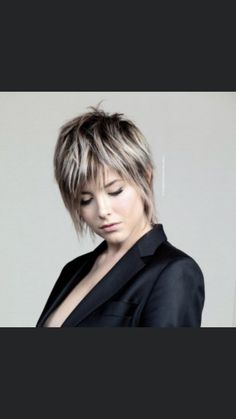 Short Punk Hair, Shaggy Short Hair, Latest Haircuts, Short Hair Trends, Choppy Hair, Short Grey Hair, Gray Hair Highlights, Edgy Short Hair