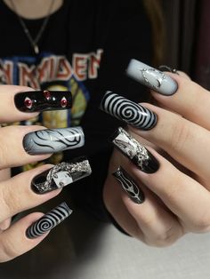 Junji Ito Acrylic Nails, Tomie Junji Ito Nails, Junji Ito Inspired Nails, Junji Ito Nail Art, Tomie Nails, Junji Ito Nails, Tomie Junji Ito, Nail Practice, Berserk Anime