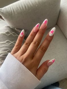 Trendy Nails Ideas Valentines, Trendy Easy Nails, Cute Nail Inspo Trendy, Pink Nails W Design, Spring Nail Ideas Almond, Rush Nails Sorority, Spring Nail Inspo Acrylic, White Nails With Pink Designs, Cool Pink Nails