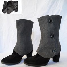 20% discount on minimum orders of 3 items Handmade Spats easy to wear!! transform the look of your own shoes and boots  3 Buttons Fully Lined on the inside, Perfect accessory for your outfit Victorian and Steampunk style  materials: cotton - polyester Size: maximum ankle size 28 cm/ 11 inches Shoes NOT INCLUDED Find more products on our shop: replica costumes - templates/pattern - digital art https://www.etsy.com/it/shop/FingerprintProps Boot Spats, Steampunk Shoes, Mode Steampunk, Shoes Inspiration, Goth Steampunk, Steampunk Victorian, Boots Patterns, Steampunk Diy, Steampunk Accessories